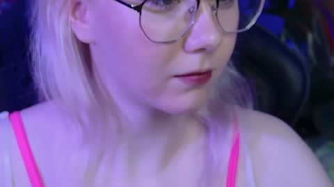 nancymartinez online show from December 13, 10:55 pm