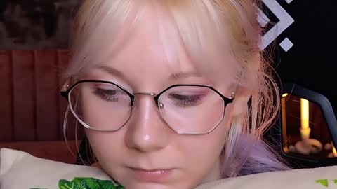 nancymartinez online show from December 14, 10:28 pm