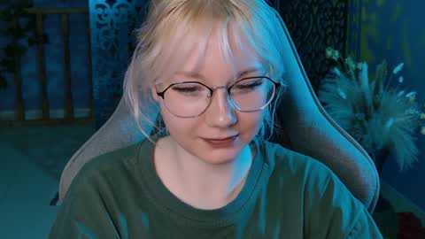 nancymartinez online show from December 17, 11:17 am