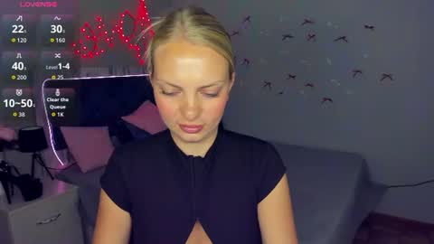 Snapshot of nancysummer chatting on July 17, 10:11 am NancySummer online show from July 17, 10:11 am