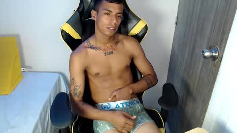 Snapshot of nando_col chatting on October 14, 6:31 pm nando_col online show from October 14, 6:31 pm