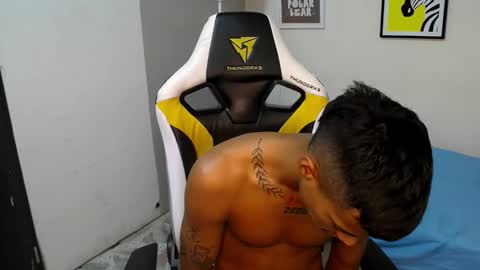 Snapshot of nando_col chatting on October 23, 11:31 am nando_col online show from October 23, 11:31 am