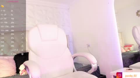 Snapshot of nanit_l chatting on December 19, 11:46 pm anna online show from December 19, 11:46 pm