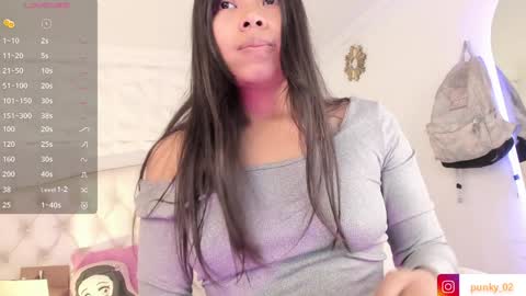 Snapshot of nanit_l chatting on December 23, 6:16 pm anna online show from December 23, 6:16 pm