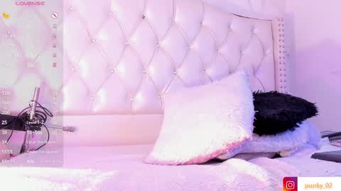 Snapshot of nanit_l chatting on February 16, 11:26 pm anna online show from February 16, 11:26 pm