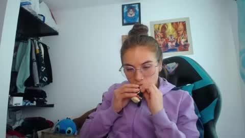 Snapshot of nanna_yoshi chatting on July 27, 8:49 pm nanna yoshi online show from July 27, 8:49 pm