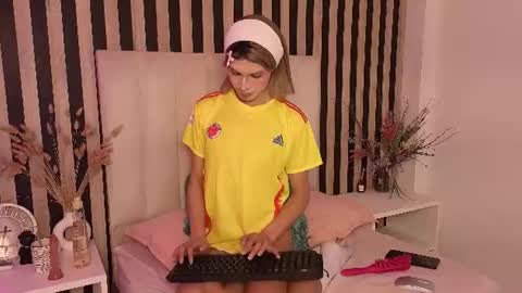 nano_kawaii online show from June 17, 12:29 pm