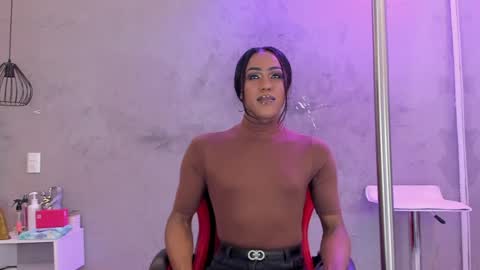 Naomi Blair online show from June 7, 3:32 am