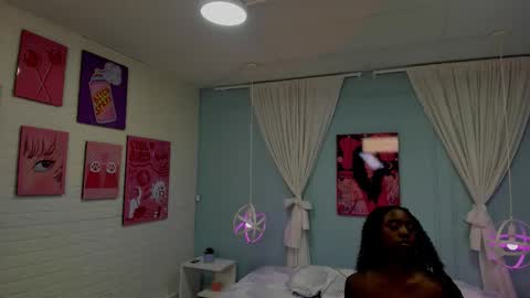 Naomi online show from February 5, 7:29 pm