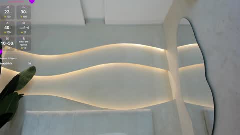 Naomi  online show from January 10, 10:25 pm