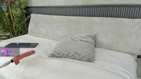 Naomi  online show from January 15, 10:24 pm