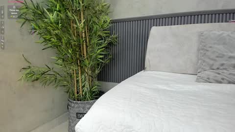 Naomi  online show from January 16, 10:23 pm