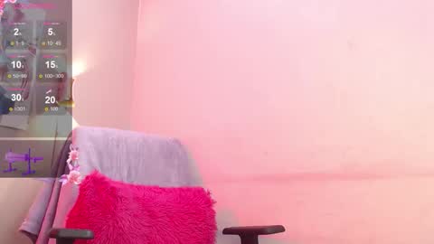 Snapshot of naomi_delux_hm chatting on November 15, 1:14 am NAOMI online show from November 15, 1:14 am