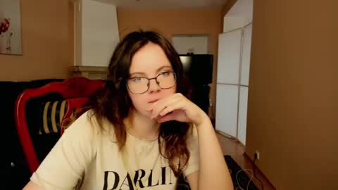 naomi_di online show from June 13, 5:27 am