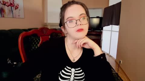 Snapshot of naomi_di chatting on July 22, 9:23 am naomi_di online show from July 22, 9:23 am