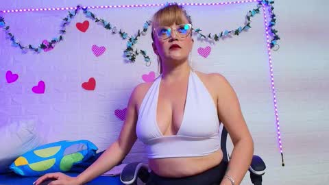 Naomi online show from October 13, 11:10 am