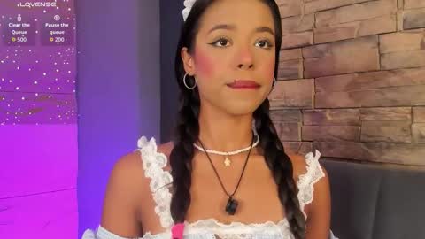 Naomi online show from December 1, 10:15 pm