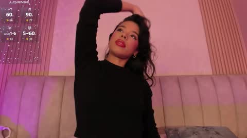 Snapshot of naomi_hill1 chatting on June 9, 12:39 pm Naomi online show from June 9, 12:39 pm