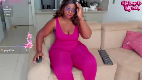 Nathalia King online show from July 28, 6:20 pm