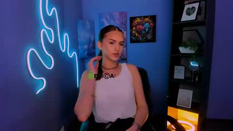 Snapshot of naomi_perl chatting on June 11, 1:20 pm Naomi online show from June 11, 1:20 pm