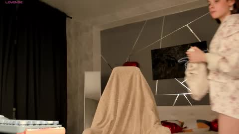 Snapshot of naomi_reiss chatting on March 2, 11:55 pm naomi_reiss online show from March 2, 11:55 pm