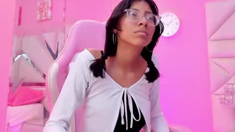 Snapshot of naomi_sara chatting on September 8, 8:41 pm naomi_sara online show from September 8, 8:41 pm