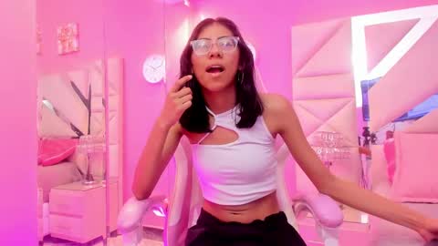 Snapshot of naomi_sara chatting on September 9, 6:40 pm naomi_sara online show from September 9, 6:40 pm