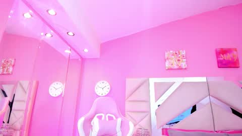 Snapshot of naomi_sara chatting on September 16, 7:26 pm naomi_sara online show from September 16, 7:26 pm