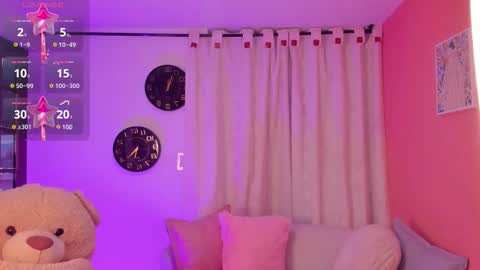 Naomi online show from March 22, 4:54 pm