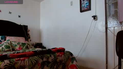 Snapshot of naomi_unu chatting on June 16, 7:27 pm Naomi online show from June 16, 7:27 pm