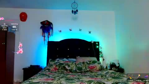 Snapshot of naomi_unu chatting on June 18, 12:55 am Naomi online show from June 18, 12:55 am