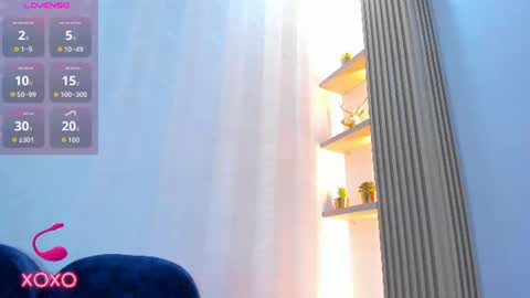 Naomi online show from June 25, 11:15 am