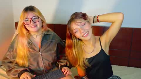 Naomi and Tsuki online show from March 22, 6:50 am