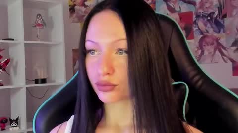 Snapshot of naomiblakes chatting on November 11, 5:18 am Naomi online show from November 11, 5:18 am