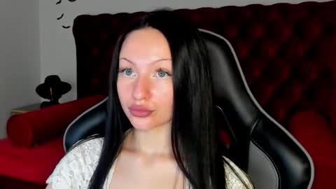 Snapshot of naomiblakes chatting on November 12, 5:30 am Naomi online show from November 12, 5:30 am