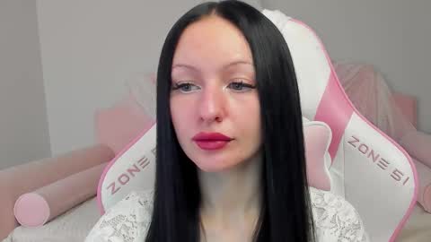 Snapshot of naomiblakes chatting on November 21, 5:06 am Naomi online show from November 21, 5:06 am