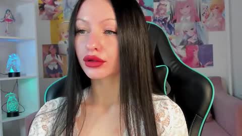 Snapshot of naomiblakes chatting on November 24, 5:29 am Naomi online show from November 24, 5:29 am