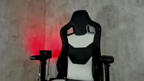Heidy  online show from May 3, 6:08 am