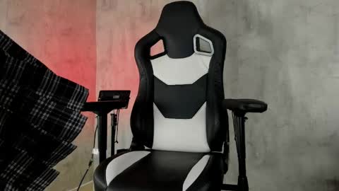 Heidy  online show from May 13, 3:48 am