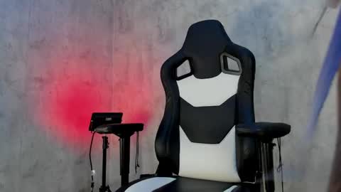 Heidy  online show from May 20, 5:13 am