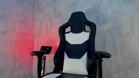 Heidy  online show from May 27, 5:15 am