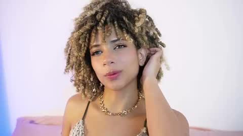 naomidawson online show from May 28, 11:57 pm