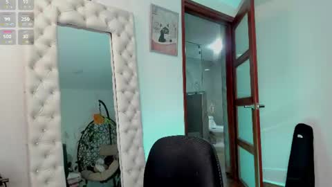 Naomi  online show from June 29, 2:18 am