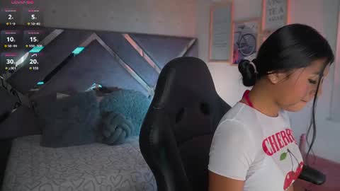 Naomi-Gray  online show from July 8, 11:04 am