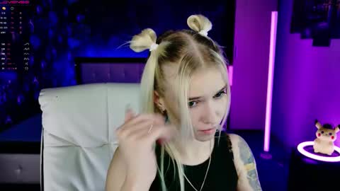 naomihita online show from November 25, 2:39 pm