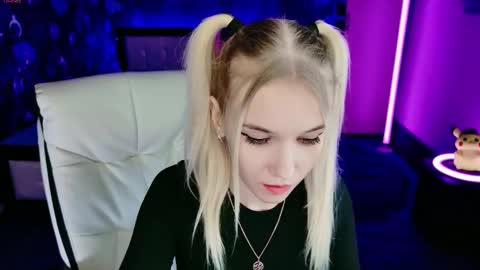 naomihita online show from March 7, 6:05 pm