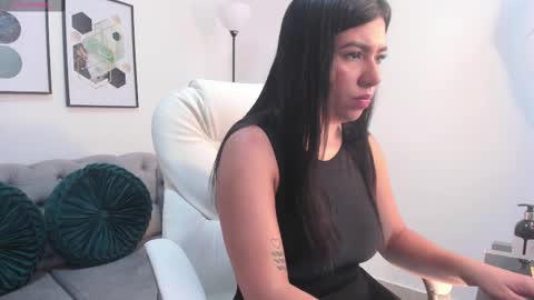 Naomi Campbell online show from September 23, 5:05 pm