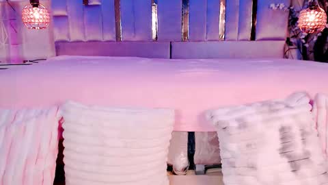 Snapshot of naomii_star chatting on March 6, 5:48 am online show from March 6, 5:48 am