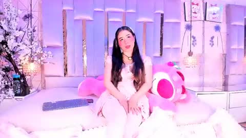 Snapshot of naomii_star chatting on May 27, 5:48 am online show from May 27, 5:48 am