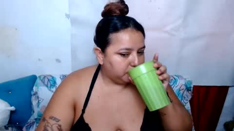naomiquiin online show from July 29, 12:47 pm